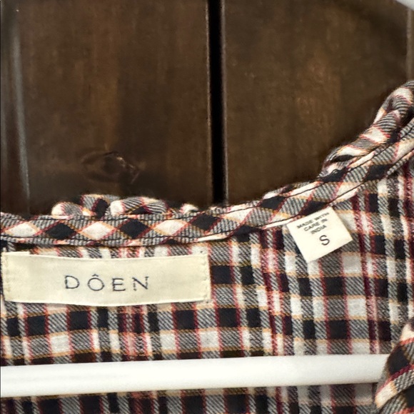 Doen Brown and White Gingham Ruffle Blouse - Picture 5 of 6